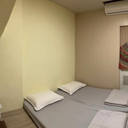 Back To Real Hostel Taitung Экстерьер фото